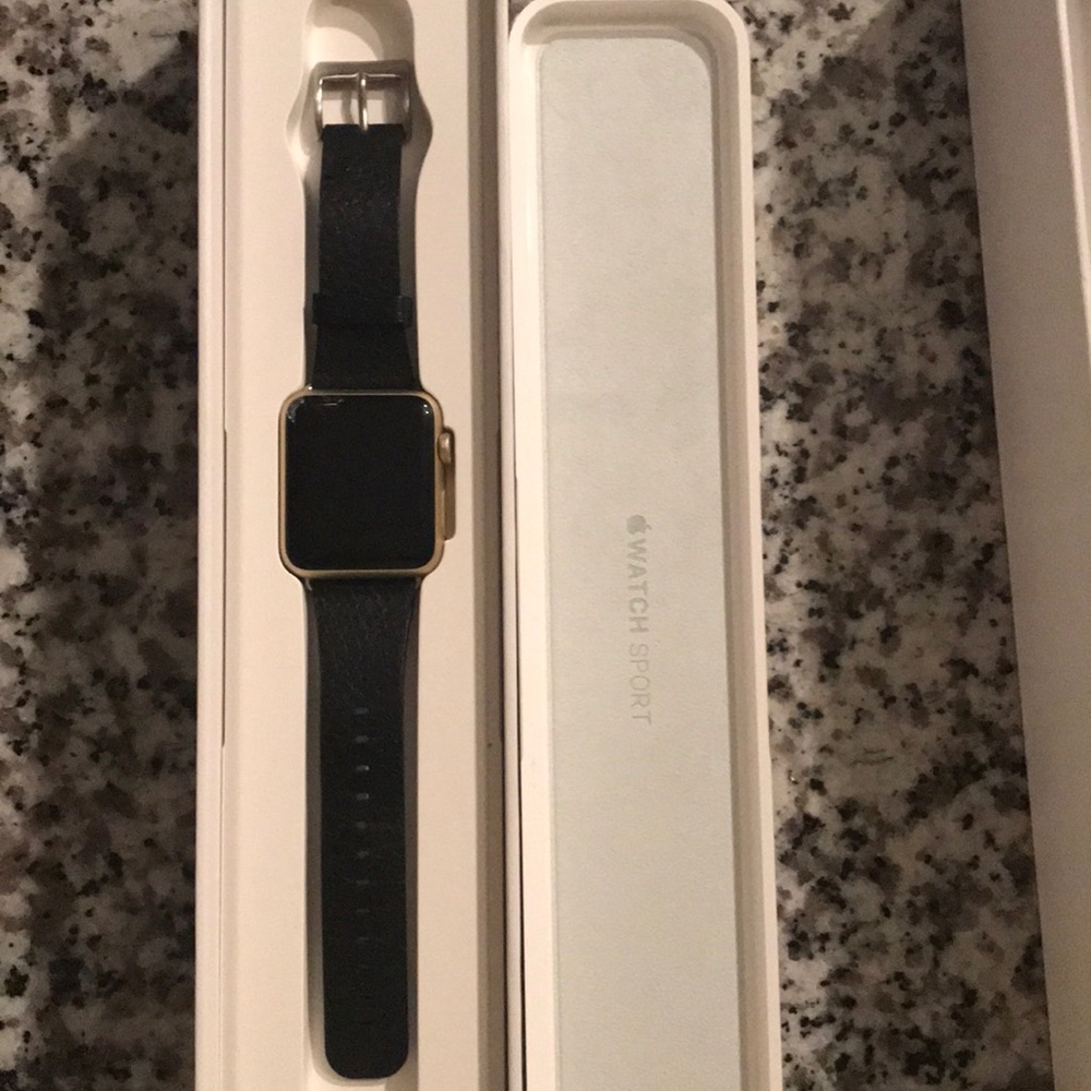 Gold Apple Watch Sport 42 mm